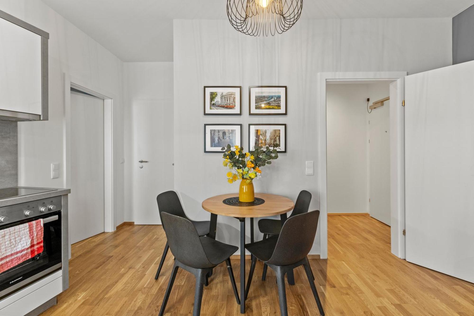 Apartment Near Klinik Floridsdorf - 3 Min To Supermarket And Pharmacy - On-site Parking For 19,90 Eur Wien
